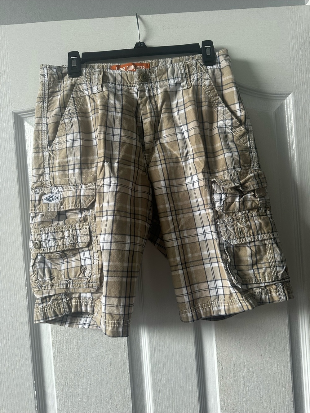 Lee Men's Tan Plaid Cargo Shorts